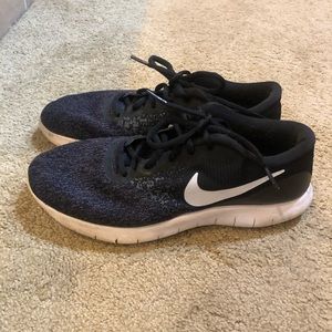 Nike Flex Contact Size 8